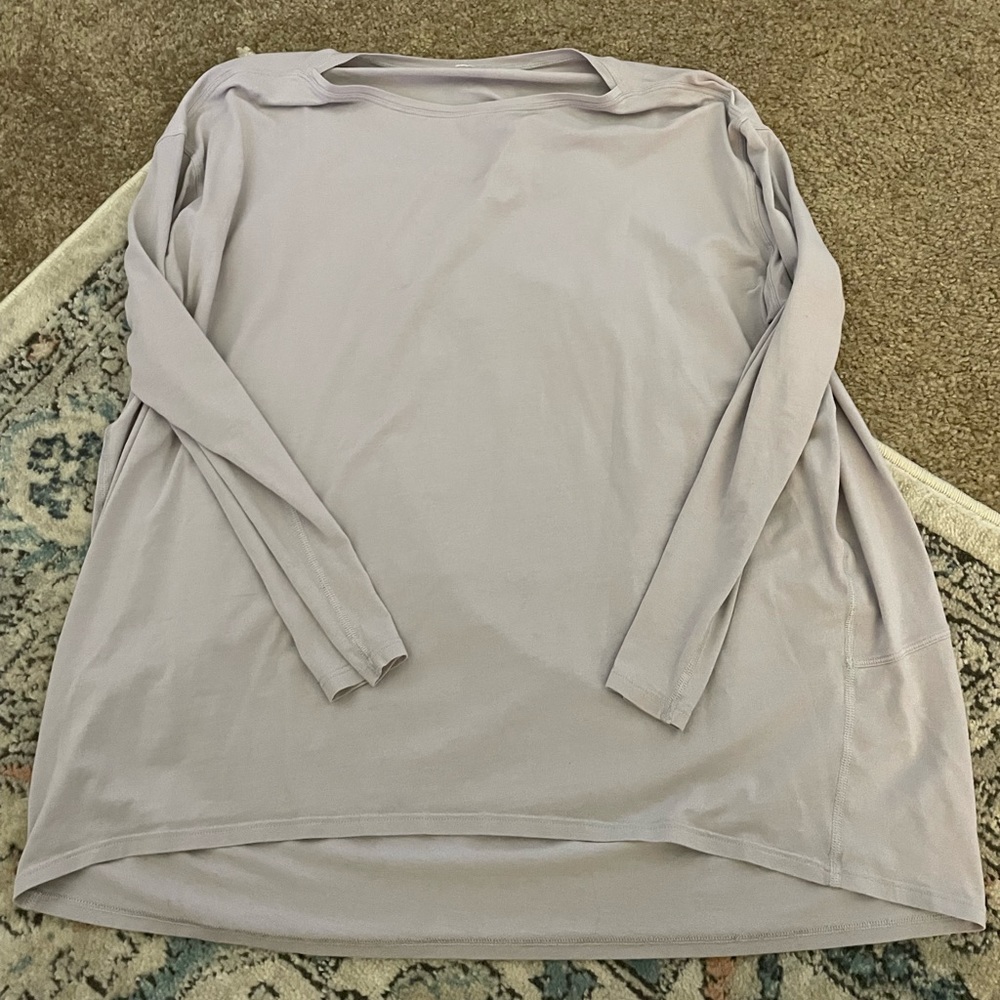 Lululemon back in action long sleeve 10